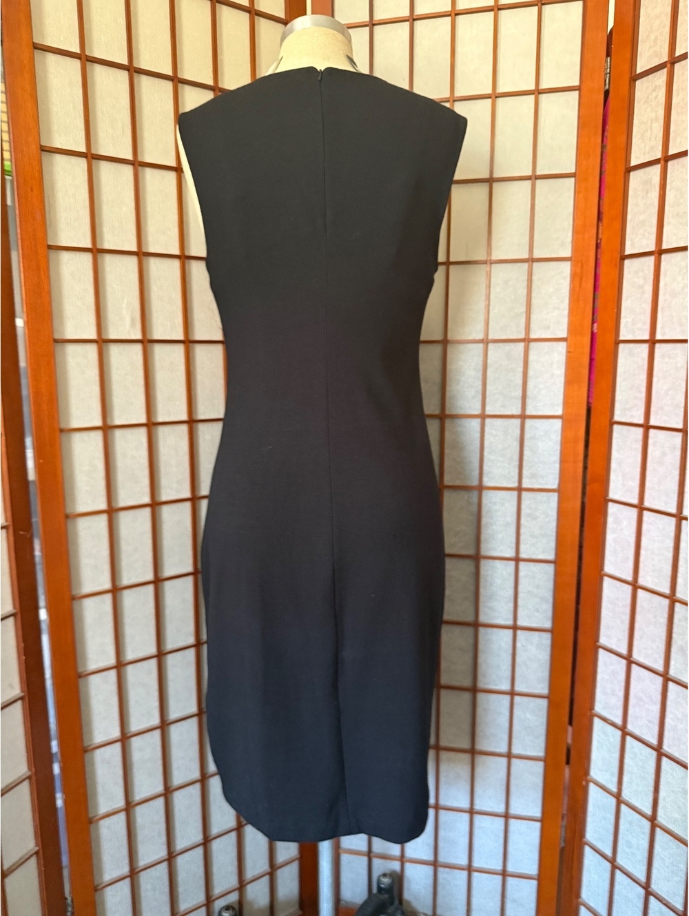 Vince Black Stretch Knit Sheath Dress Sleeveless V-Neck Size 12 Made in USA - Picture 4 of 7